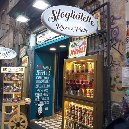 Manuela Centro Storico * Naples